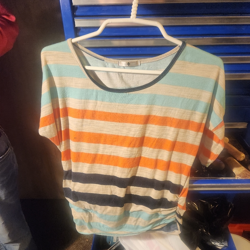 Womens size medium Blue Planet casual wear shirt like new